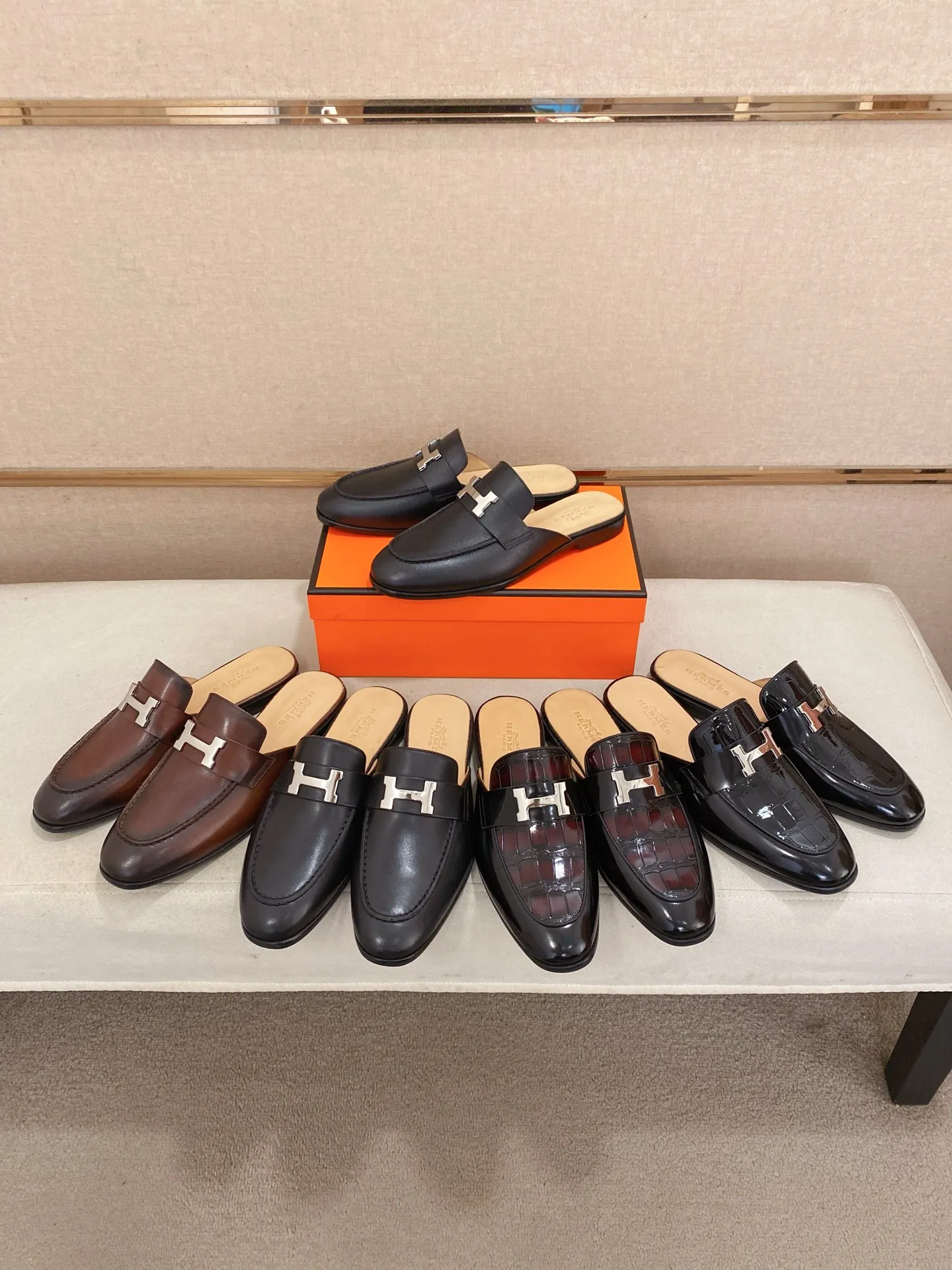 Men's clothing and shoes💰: 500💰《HERMES》【Classic original single version】Hermès half-drag; top 🔝purchasing agent🔍🔍 latest 🇺🇸 counter sale simultaneously, original ▲▲cowhide imported from Italy ▲▲Exquisite workmanship (Italian 🇮🇹Imported water-dyed 🐂cowhide lining) sole: original sole provided by the original factory, ⚠️exclusive double-layer activity·TPR·rubber·combined molded outsole; Yardage: 38-44. Can be customized45